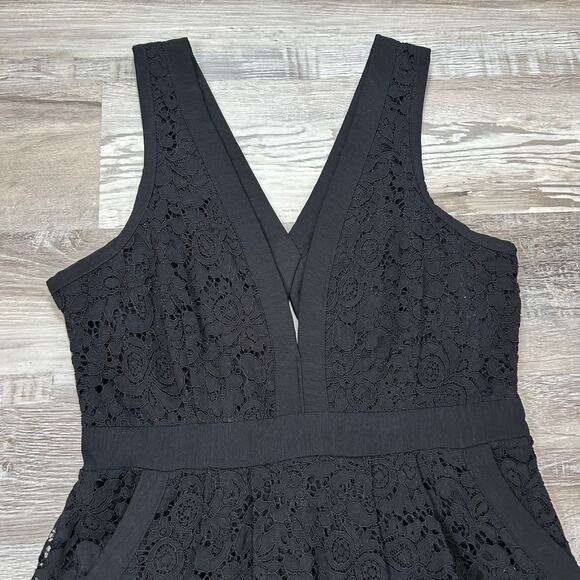 Free People Black Lace Mini Dress with Cutout Back and Sleeveless Fit Small - Picture 3 of 6